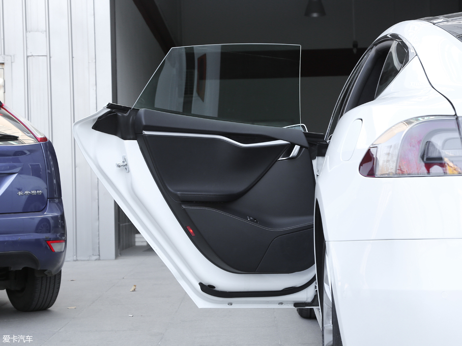 2017MODEL S 100D Lm(x)