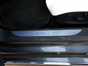 2017P100D Performanceܰ g