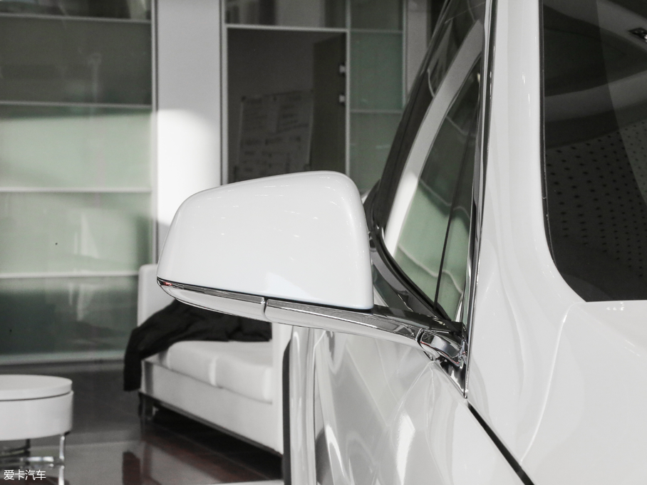 2018��MODEL X ������