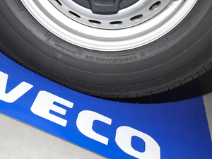 2020 2.3Tքӓ S T V ^