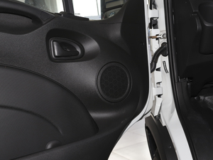 2020 2.3Tքӓ S T V g