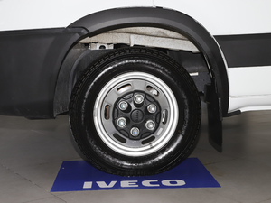 2020 2.3T քӓ S T V ^