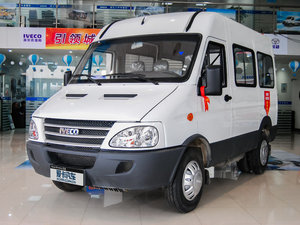 2012款2.5L A32 6座 左前45度