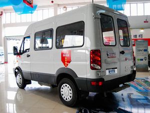 2012款2.5L A32 6座 左后45度