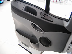 2012款2.5L A32 6座 空间座椅