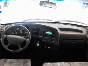 2012款2.5L A32 6座 内饰全景