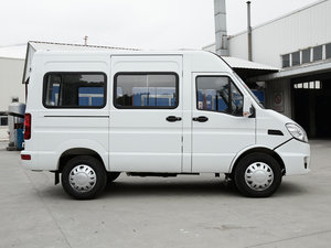 2016款3.0T A32尊享版中顶F1C 整体外观
