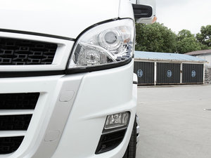 2016款3.0T A32尊享版中顶F1C 大灯