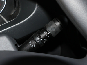 2018款经典A32 中顶2.5L 6-7座客车 中控区