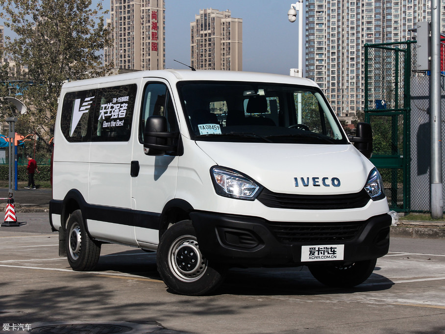 【2018款依维柯·欧胜多功能客车 2.3T 短轴低顶 侧拉门_整体外观_8\/345张图片】_汽车图片大全_爱卡汽车