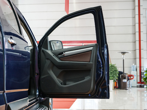 20183.0T քӳA (q) g