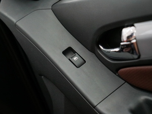 20183.0T քӳA (q) g