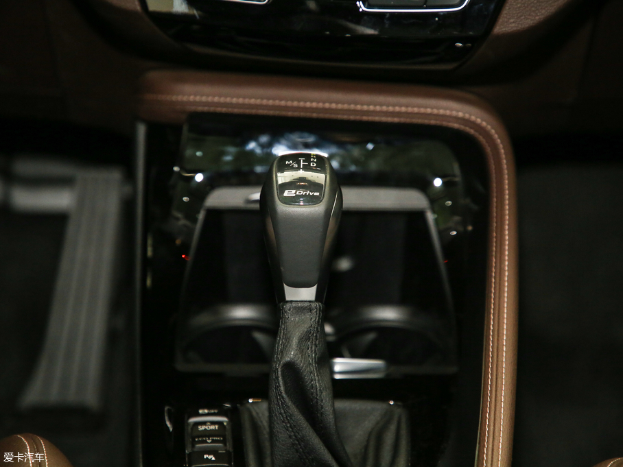 2019RX1Դ xDrive25Le A