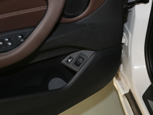 2019xDrive25Le A п؅^