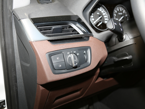 2019xDrive25Le A п؅^