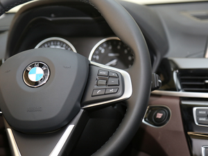 2019xDrive25Le A п؅^