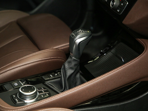 2019xDrive25Le A п؅^