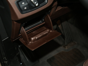 2019xDrive25Le A п؅^