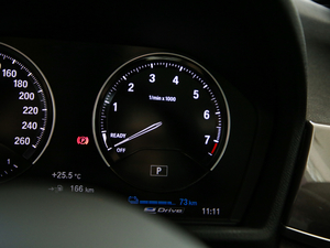 2019xDrive25Le A п؅^