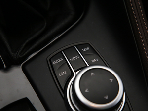 2019款xDrive25Le 豪华型 中控区