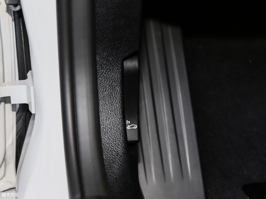 2019��R3ϵ 320Li M �\�����b