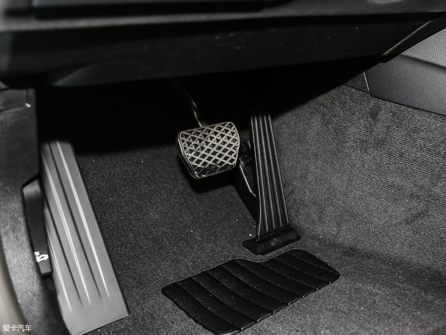 2019��R3ϵ 320Li M �\�����b