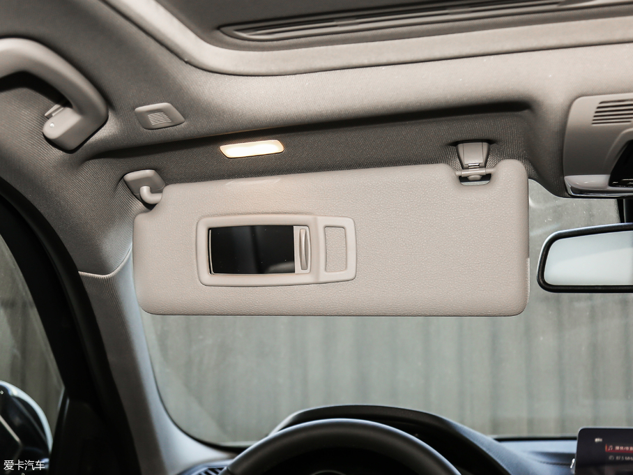 2019��R3ϵ 320Li M �\�����b