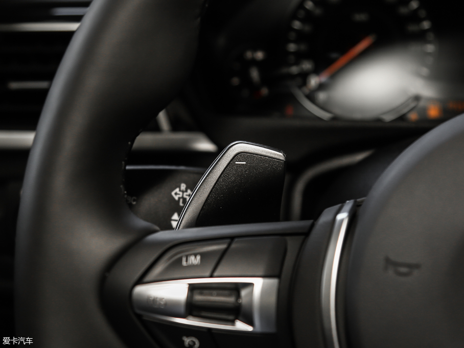 2019R3ϵ 320Li M \b