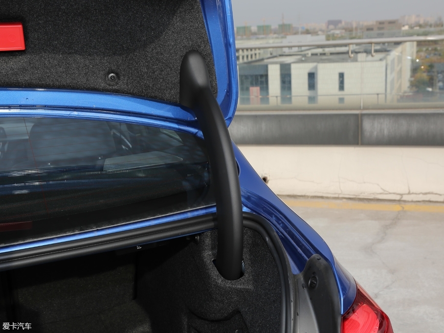 2019R3ϵ 320i M \b