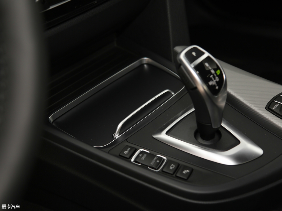 2019R3ϵ 320i M \b