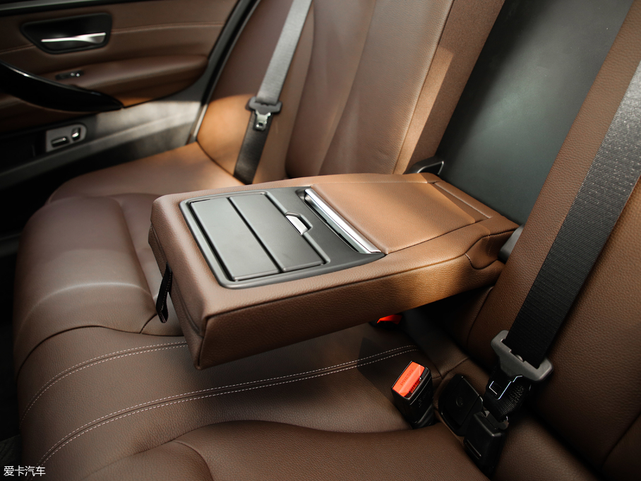 2019��R3ϵ 320Li M �\�����b