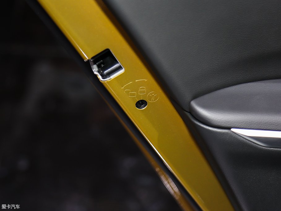 2020��R3ϵ 325i M�\����ҹ���b