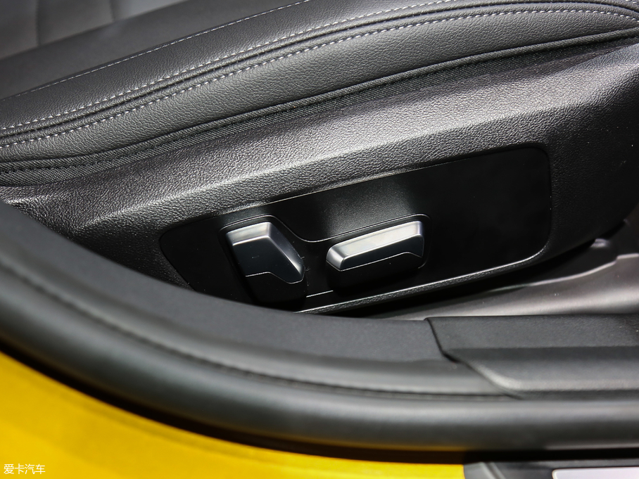 2020��R3ϵ 325i M�\����ҹ���b