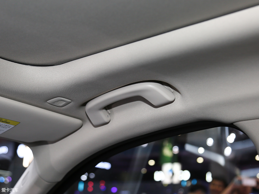 2020��R3ϵ 325i M�\����ҹ���b