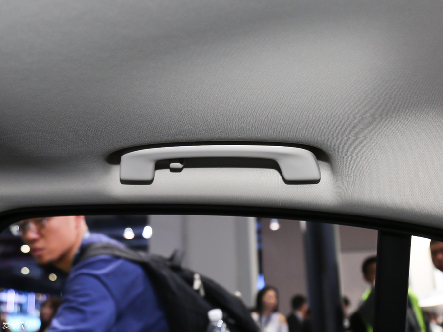 2020��R3ϵ 325i M�\����ҹ���b