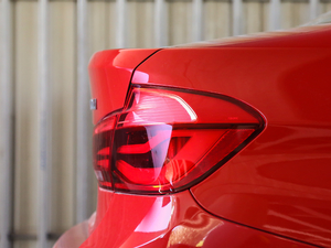 2019320Li xDrive r ^