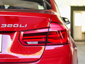 2019320Li xDrive r β