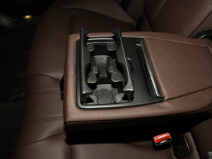 2019320Li xDrive r g