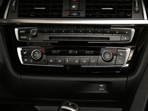 2019320Li xDrive r {{