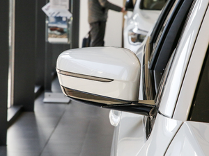 2019530Li xDrive M\b ^