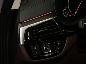 2019530Li xDrive Ab п؅^