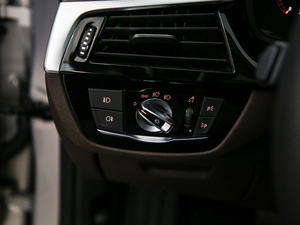 2019530Li xDrive Ab п؅^