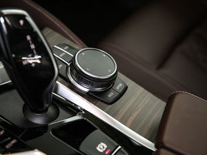 2019530Li xDrive Ab п؅^