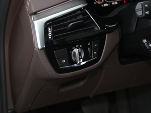 2019Ŀ 530Li xDrive Ab п؅^(q)