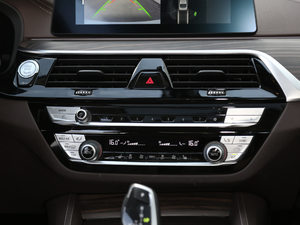 2019Ŀ 530Li xDrive Ab {