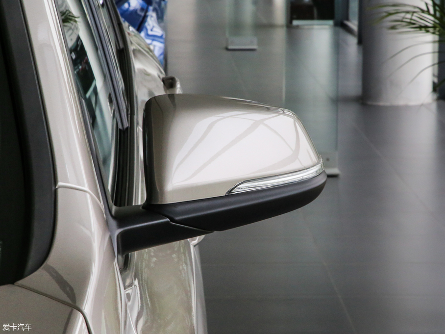 2019RX1 sDrive 18Li r