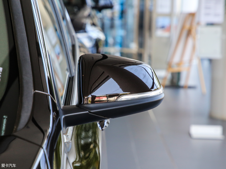 2019RX1 sDrive 18Li r(sh)