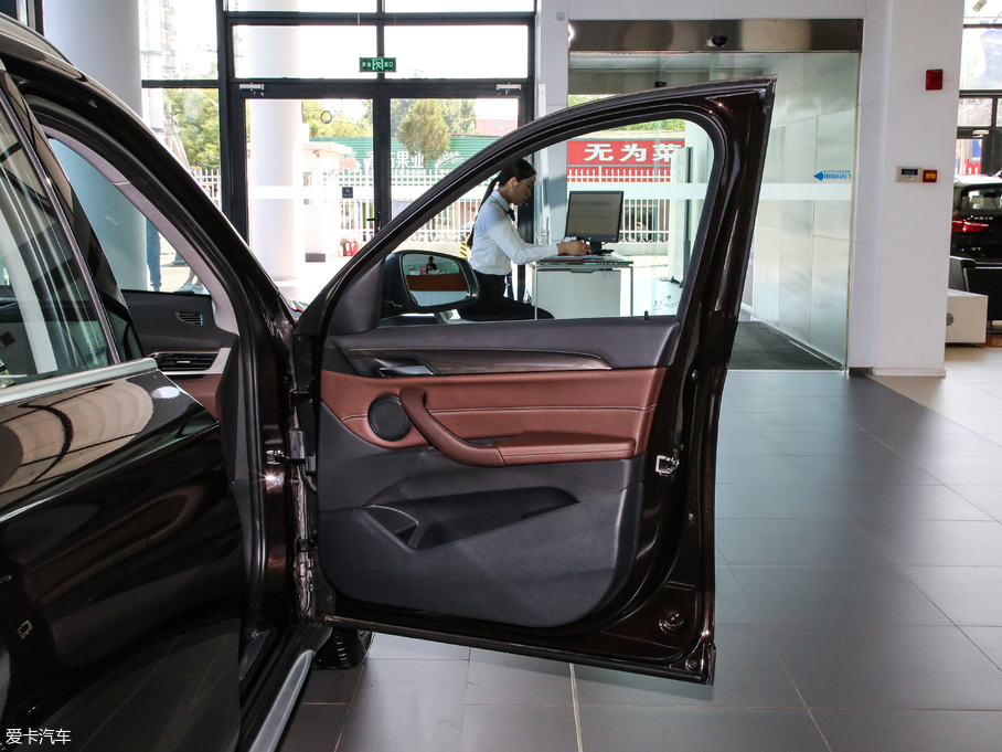 2019RX1 sDrive 18Li r