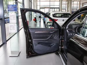 2019sDrive 18Li  {λ܇T