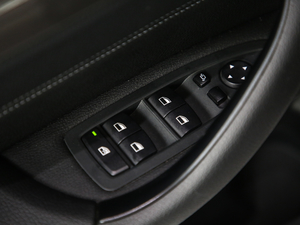 2019sDrive 18Li  {܇ƅ^	